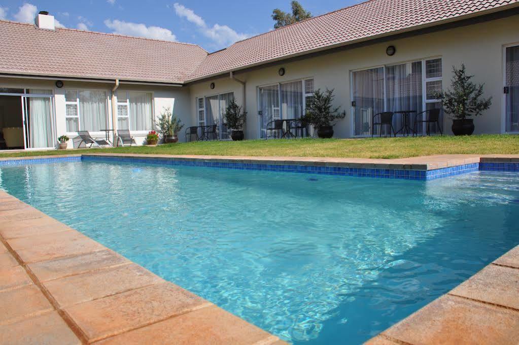 Amohela Guesthouse Midrand Exterior foto