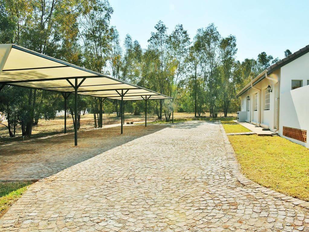 Amohela Guesthouse Midrand Exterior foto